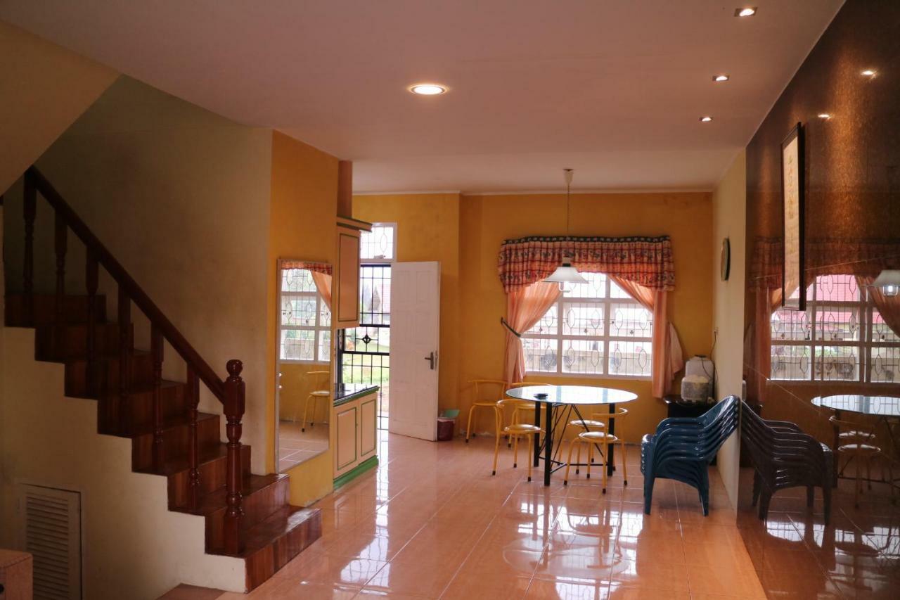 Villa Bukit Indah Brastagi / Berastagi Kültér fotó